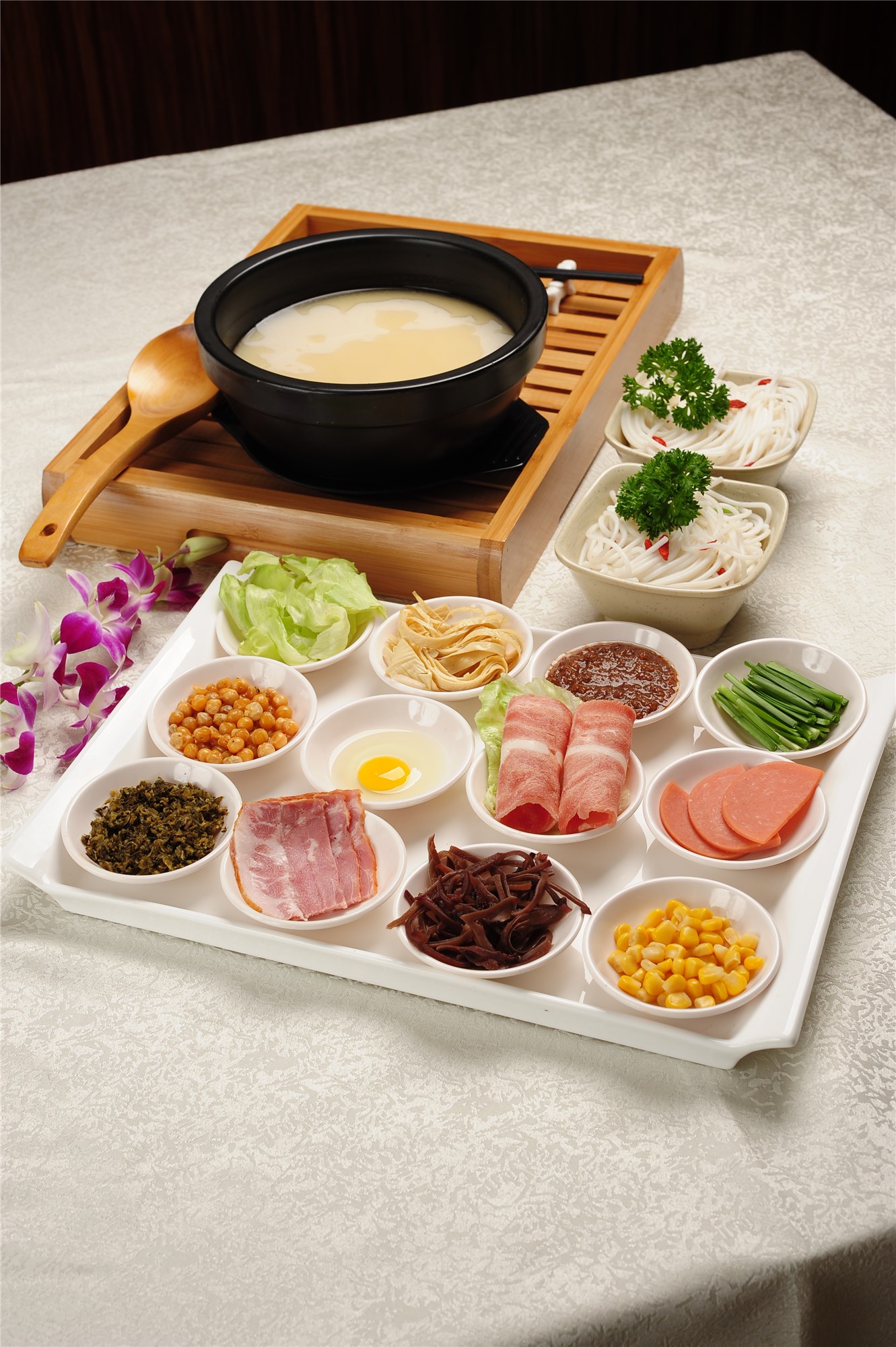 四川花甲米線加盟_正宗過橋餐飲服務(wù)多少錢